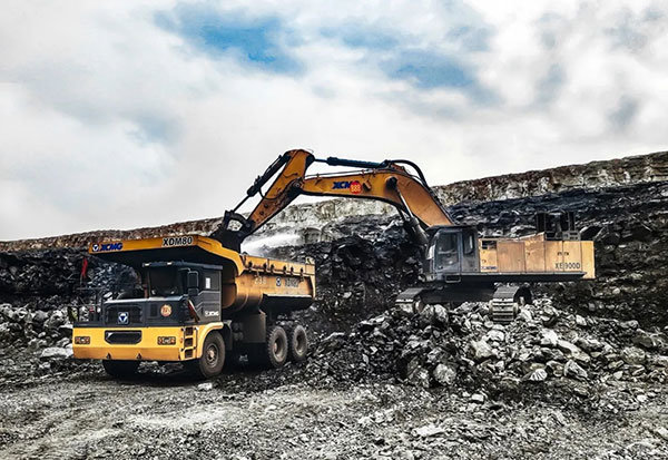 Moment of Glory! The 1,000 th XCMG Mining Truck XDM80 rolled off factory Line